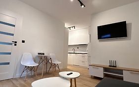 Nowoczesny apartament z ogrodem